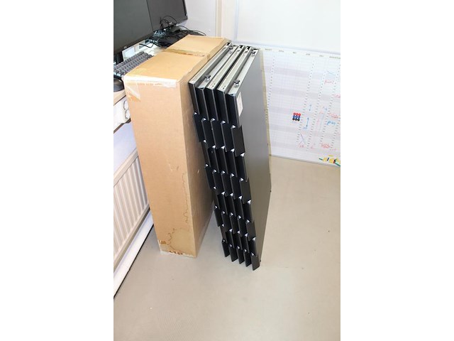 Koppelbare vloerdelen, 10 stuks nieuw in doos. afm. 100 x 75 x 3,8 cm. - afbeelding 2 van  4
