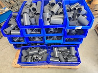 Koppelingen in 17 magazijnbakken druk pvc, partij - afbeelding 1 van  9