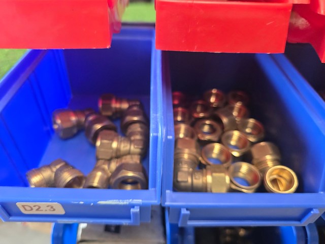 Koppelingen loodgieter, partij gas en water - afbeelding 35 van  38