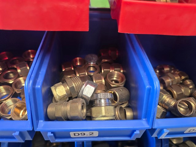 Koppelingen loodgieter, partij gas en water - afbeelding 36 van  38