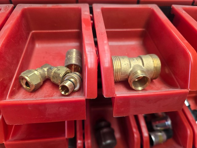 Koppelingen loodgieter, partij gas en water - afbeelding 15 van  56