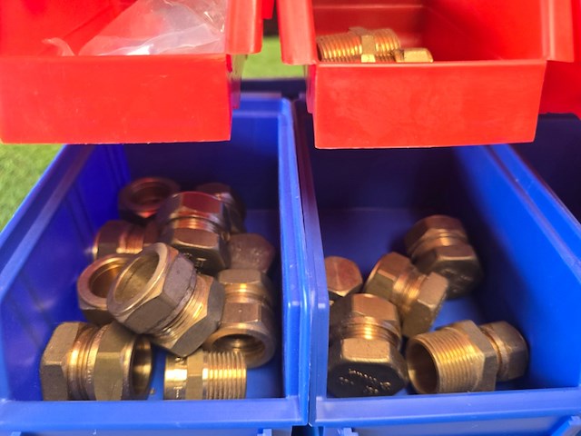 Koppelingen loodgieter, partij gas en water - afbeelding 21 van  56