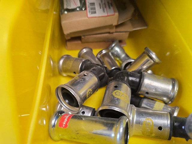 Koppelingen loodgieter, partij gas en water - afbeelding 34 van  56