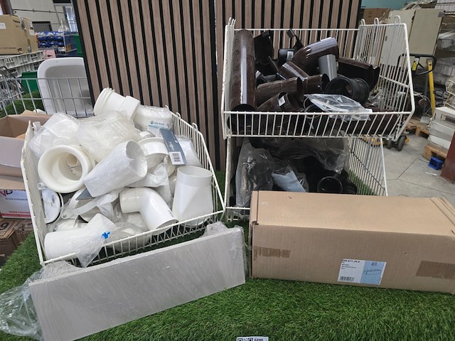Koppelingen tbv riool en toilet pvc, partij - afbeelding 1 van  9