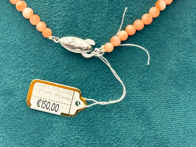 Koraal collier pink salmon met zilveren sluiting - afbeelding 3 van  5