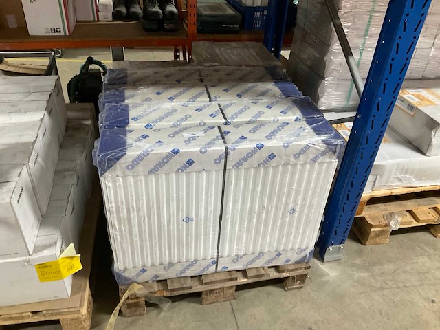 Korrado paneelradiator t33 60 x 80 incl omlijsting (4x) - afbeelding 1 van  2