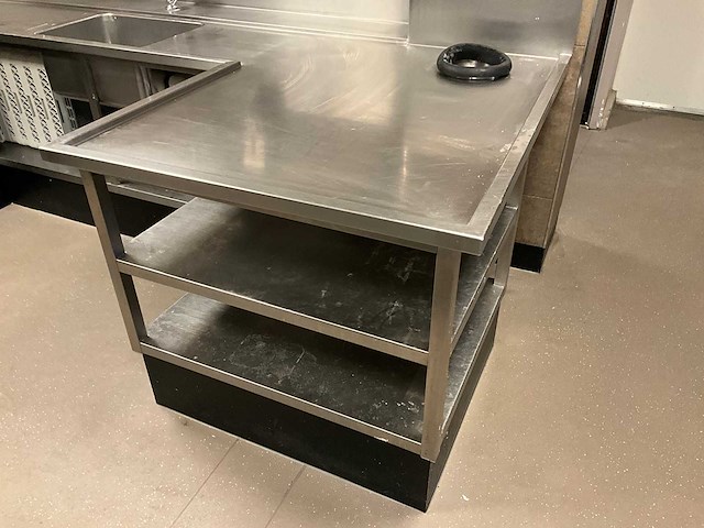 Korvenaanvoertafel met voorspoeldouche (c) - afbeelding 2 van  7