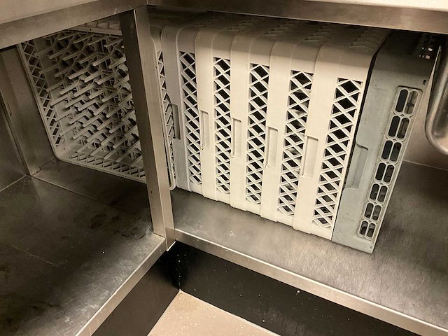 Korvenaanvoertafel met voorspoeldouche (c) - afbeelding 2 van  2
