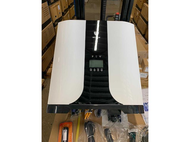 Koyoe ky-est10kh hybride omvormer, 10 kw, driefase, hoogvoltbatterij, met noodstroom - afbeelding 2 van  4