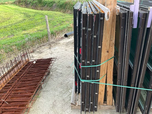 Kozijn aluminium met glas - afbeelding 2 van  3