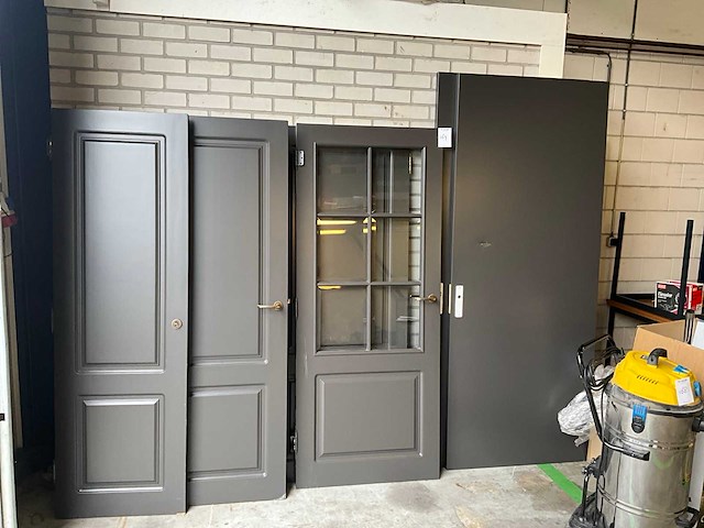 Kozijn & deur (8x) - afbeelding 1 van  2