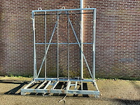 Kozijnenbok 240x120x295cm v.v. hijsogen en heftrucksledes - afbeelding 1 van  4