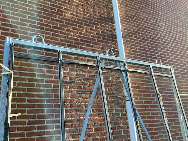 Kozijnenbok 240x120x295cm v.v. hijsogen en heftrucksledes - afbeelding 3 van  4