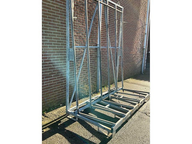 Kozijnenbok 240x120x295cm v.v. hijsogen en heftrucksledes - afbeelding 4 van  4