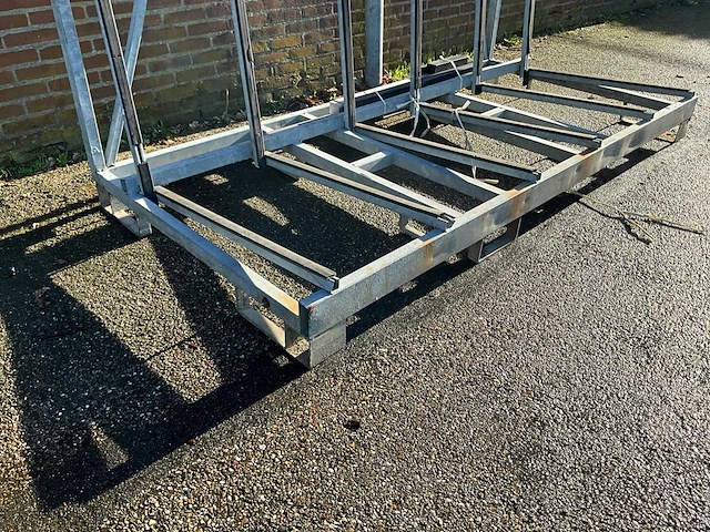 Kozijnenbok 240x120x295cm v.v. hijsogen en heftrucksledes - afbeelding 2 van  4