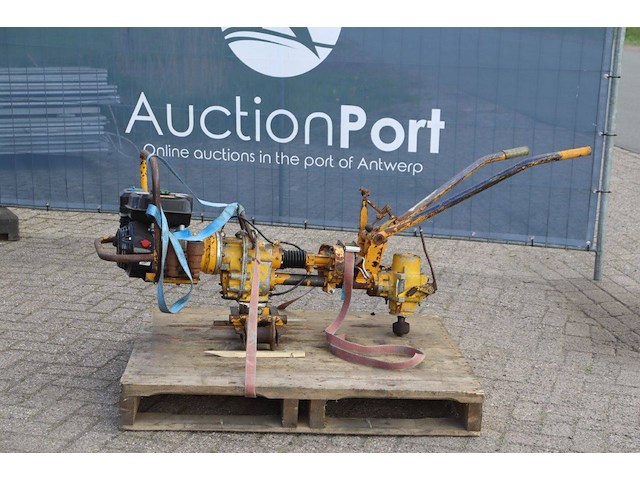 Kraagschroefmachine robel benzine 7.5pk - afbeelding 1 van  1