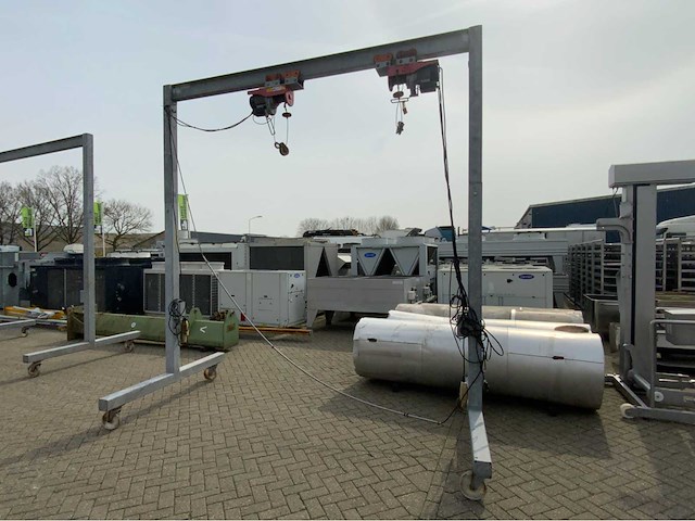 Kraan hijsbok met kettingtakels - afbeelding 2 van  7