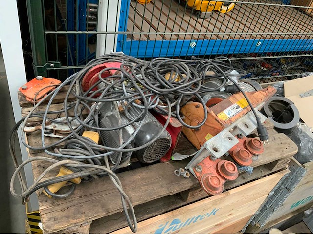 Kraan hijsbok met kettingtakels - afbeelding 4 van  7