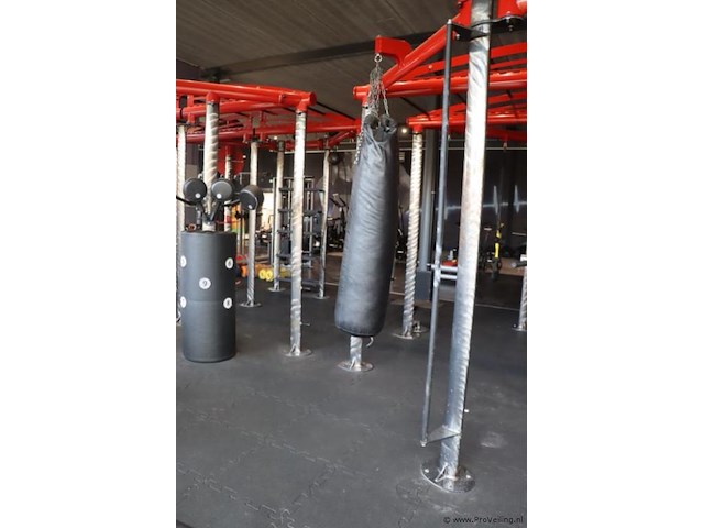 Krachtstation - 2 stuks - 440x440x253cm - afbeelding 13 van  18