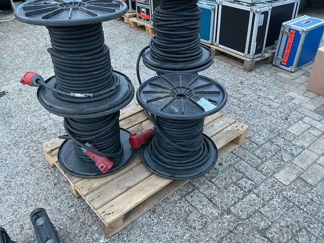 Krachtstroom kabel 32a titanex 5g6 50 meter op haspel (5x) - afbeelding 1 van  2