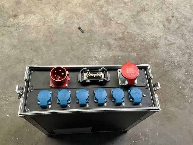 Krachtstroom verdeler in flightcase - afbeelding 2 van  8