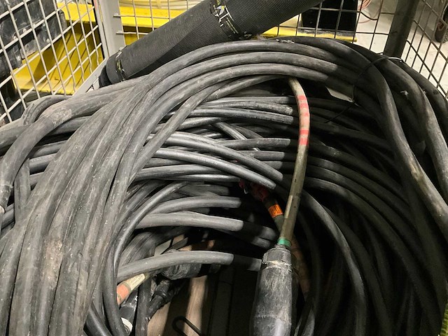 Krachtstroomkabel in gitterbox - afbeelding 4 van  4
