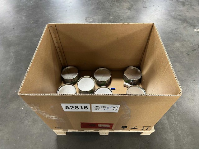 Krafft - partij blikken glasvezelplamuur / fiberglass filler (9x) - afbeelding 1 van  5