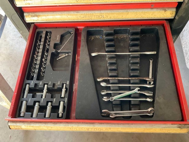 Kraft gereedschapswagen met inhoud - afbeelding 4 van  8