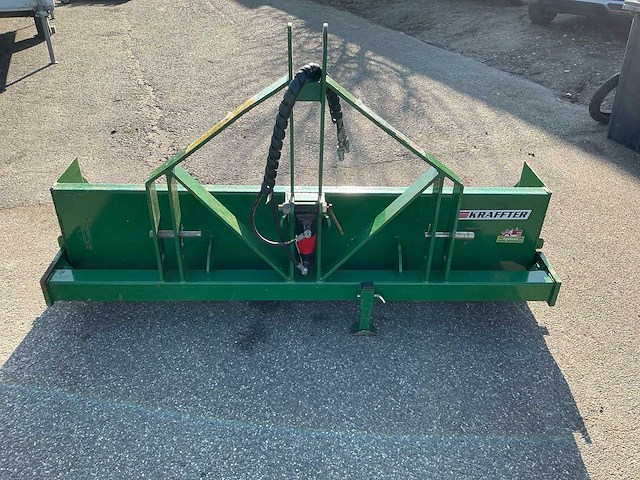 Krafter - hydraulische grondbak tractor - afbeelding 12 van  15