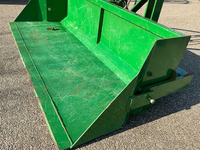 Krafter - hydraulische grondbak tractor - afbeelding 15 van  15