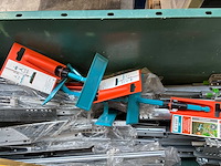 Krat diverse piano scharnieren, railgeleiders etc - afbeelding 1 van  4