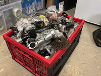 Krat fietsonderdelen - afbeelding 1 van  4