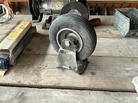 Krat met 37 bokwielen - afbeelding 2 van  4