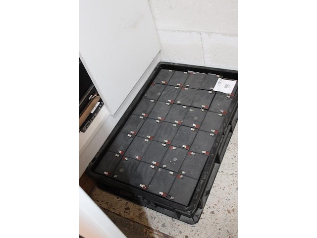 Krat met accu's bb type hr5.5-12, totaal 30 stuks. - afbeelding 2 van  4