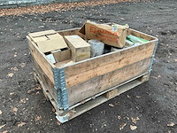 Krat met diverse filters overige machine toebehoren - afbeelding 1 van  11