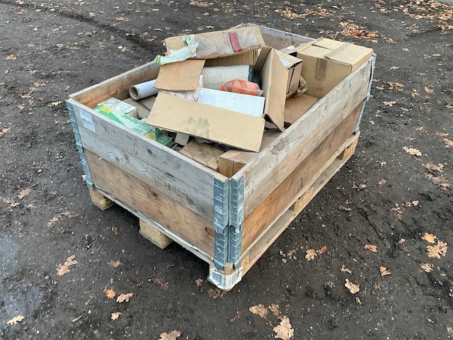 Krat met diverse filters overige machine toebehoren - afbeelding 5 van  11