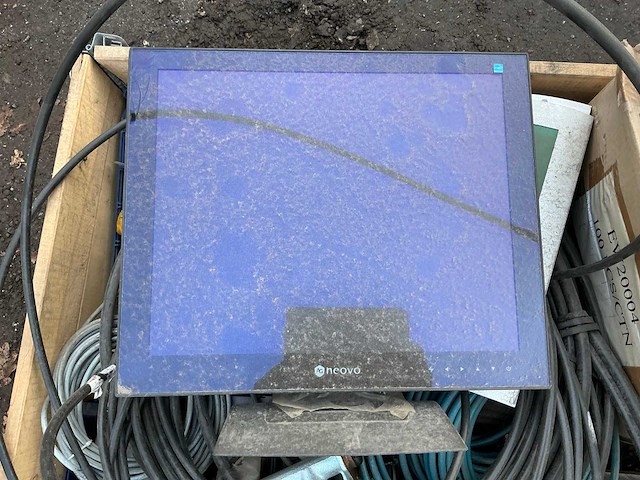 Krat met diverse leidingen en stekkers overige gereedschappen - afbeelding 4 van  19