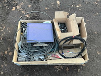 Krat met diverse leidingen en stekkers overige gereedschappen - afbeelding 11 van  19