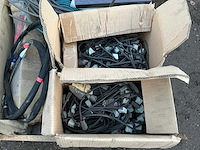 Krat met diverse leidingen en stekkers overige gereedschappen - afbeelding 19 van  19