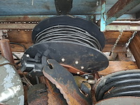 Krat met diversen o.a. hydro motor - afbeelding 4 van  10