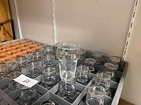 Krat met glaswerk (5x) - afbeelding 6 van  7