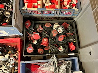 Krat met verschillende krachtstekkers - afbeelding 1 van  1