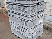 Kratten - 28 stuks op onderwagen - afbeelding 2 van  3