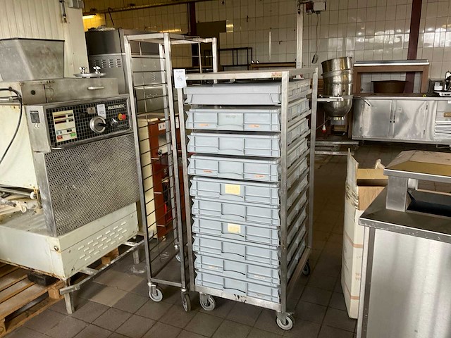 Kratten- en regaalwagen - afbeelding 1 van  1