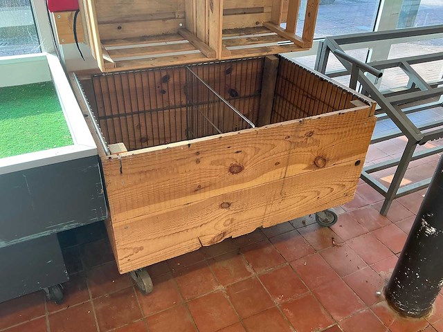 Kratten displaymeubel - afbeelding 2 van  4