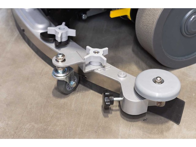 Kremer - 2025 - kr-fr70 - industriële zit schrobzuigmachine - afbeelding 6 van  28