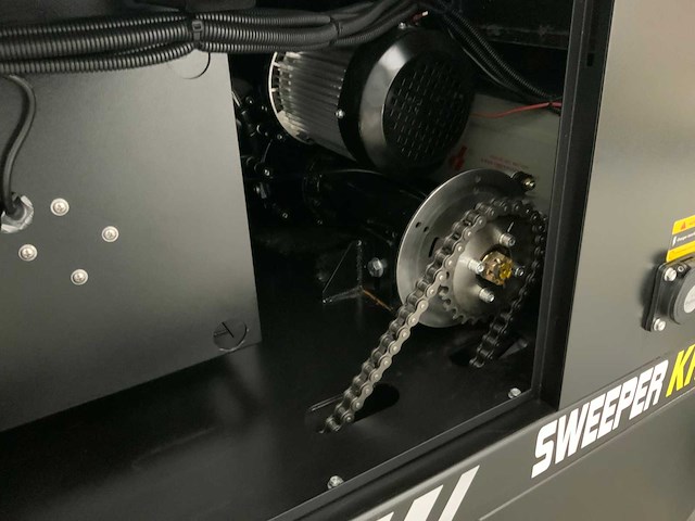 Kremer - 2025 - krs100 - straatveegmachine - afbeelding 8 van  14