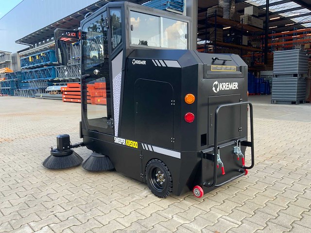 Kremer - 2025 - krs100 - straatveegmachine - afbeelding 8 van  12
