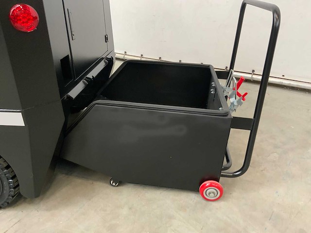 Kremer - 2025 - krs100 - straatveegmachine - afbeelding 16 van  25