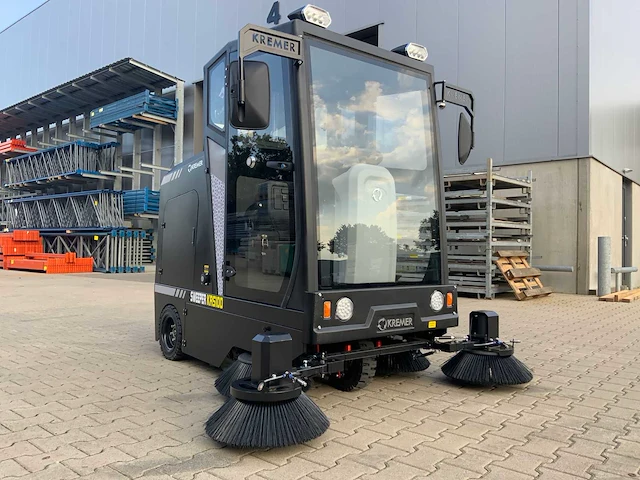 Kremer - 2025 - krs100 - straatveegmachine - afbeelding 12 van  25